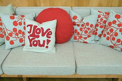 日系恐怖新游《头痛》免费登陆Steam 探索神秘资料馆